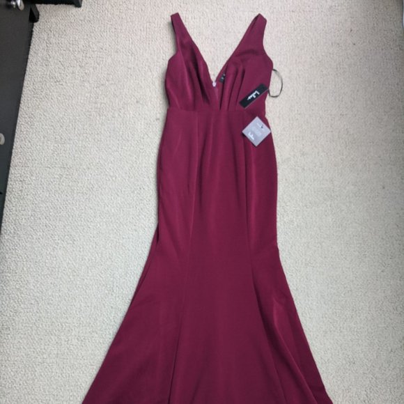 Lulus Dresses & Skirts - NEW- Burgundy Sleveless Mermaid Plunge Maxi Dress